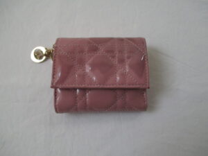 DIOR　Lady Dior  カナージュ　エナメル　財布　色移りを染め直し修理しました。　【サイフ修理】　