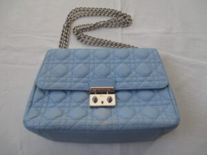Dior  ディオール　バッグ　水色から青へカラーチェンジ（色変え）しました【バッグ 鞄修理】
