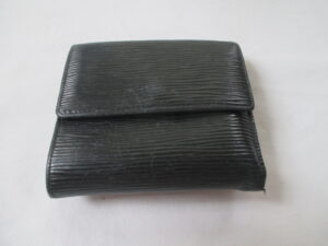 【ルイ ヴィトン 財布 修理】ルイ ヴィトン　エピ　傷みの大きい財布・キーケースの革巻き縫製　染め直し