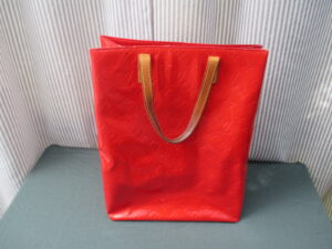 【Louis Vuitton バッグ 修理】 ルイ  ヴィトン　ヴェルニ　くたびれた古いエナメルバッグを黒にカラーチェンジしました　