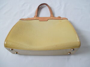 【LOUIS VUITTON  バッグ 修理】ルイ ヴィトン ヴェルニ　茶色く変色したエナメルバッグのカラーチェンジ