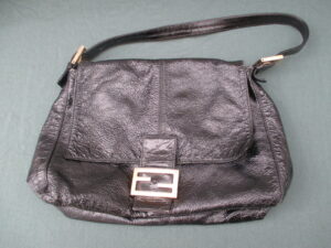 【FENDI  バッグ  修理】フェンディ エナメル バッグ　古いバッグの金具の再メッキ加工