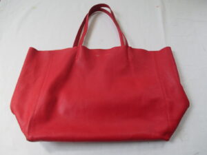 【CELINE  バッグ  修理】セリーヌ ホリゾンタルカバ  赤　四隅の色はげ・すれキズの目立つトートバッグの修理