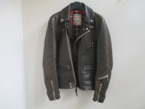【Lewis Leathers 革ジャン 修理】ルイス レザー 色があせてムラの出たライダースジャケットを黒にカラーチェンジしました